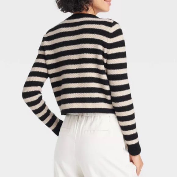 Women's Ribbed Cuff Button-Front Cardigan - Picture 2 of 7